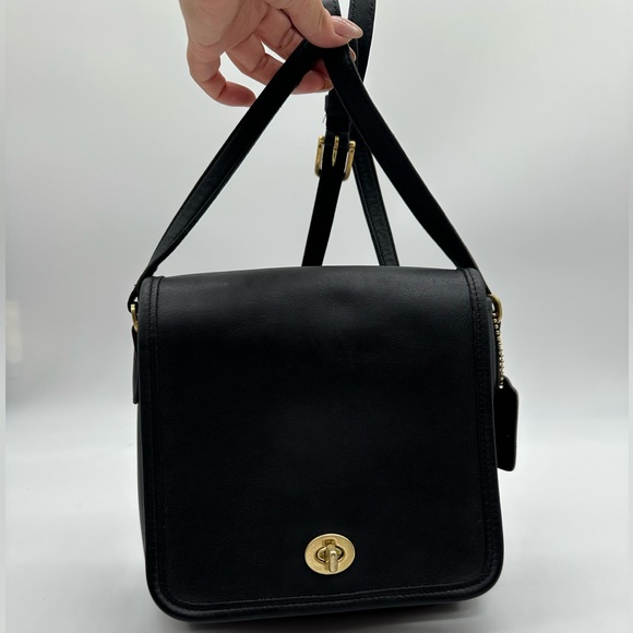 Coach • 9076 Companion Flap - Picture 2 of 14